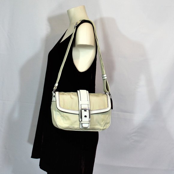 COACH Hampton Beige Cream Red Convertible Signature Purse No:A0769-F10707 - Picture 3 of 13